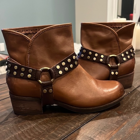 UGG Darling Harness Whisky Leather Ankle Boots - Picture 16 of 16